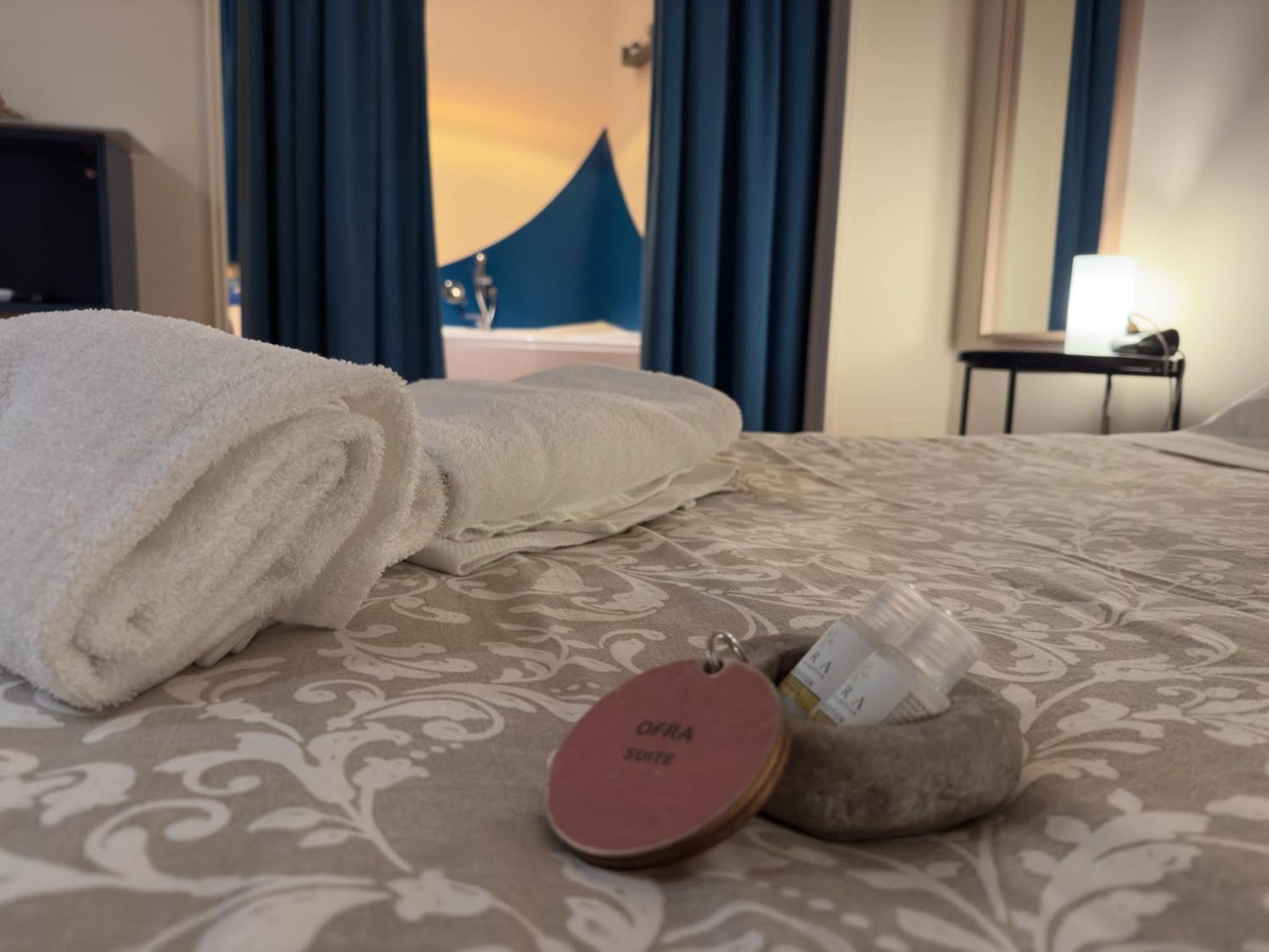 Bracco Rooms & Suites - Boutique Hotel Nel Centro Storico Di มาเตรา ภายนอก รูปภาพ